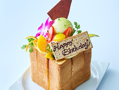 推しへのメッセージが添えられる巨大デザート「ハニトー」