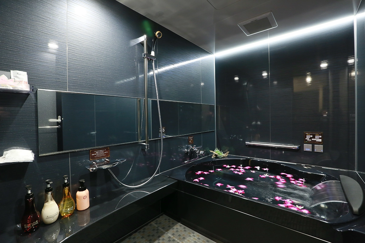 Bathroom with whirlpool bath