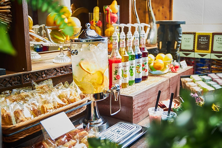 Free drinks and bread