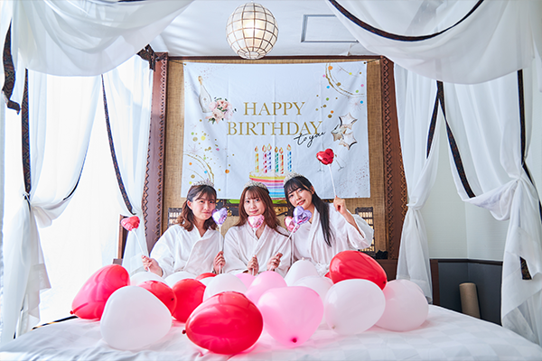 巨大タペストリー＆バルーンdeサプライズ